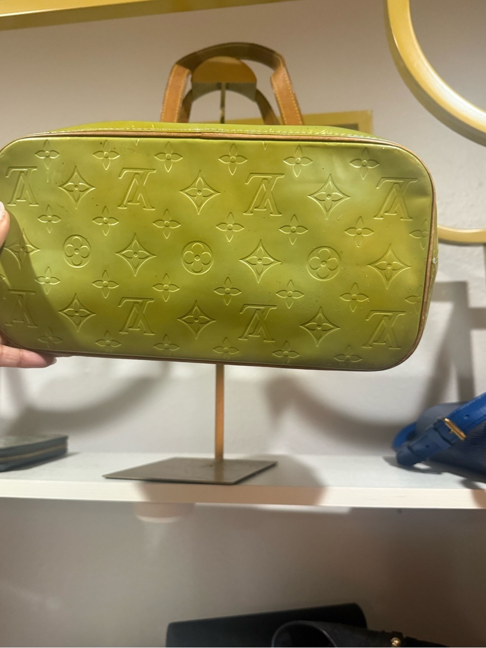 Louis Vuitton Lime Green Vernis Tote with Tan Handles - Picture 3 of 14